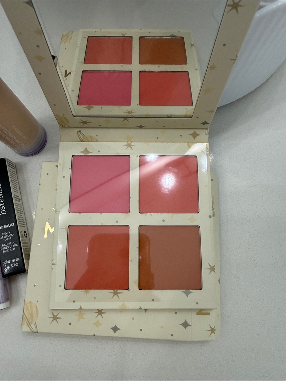 Makeup bundle - Picture 2 of 4